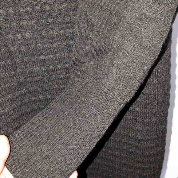 🍁 Love and Legend Women black V neck Sweater sides zipper size 2X - Picture 4 of 10